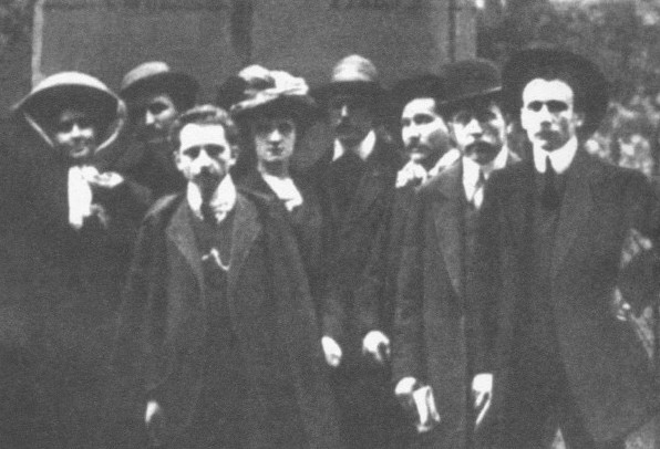 Image - Members of the Ukrainian Hromada in Paris (including Mykhailo Boichuk, far right) (1907).